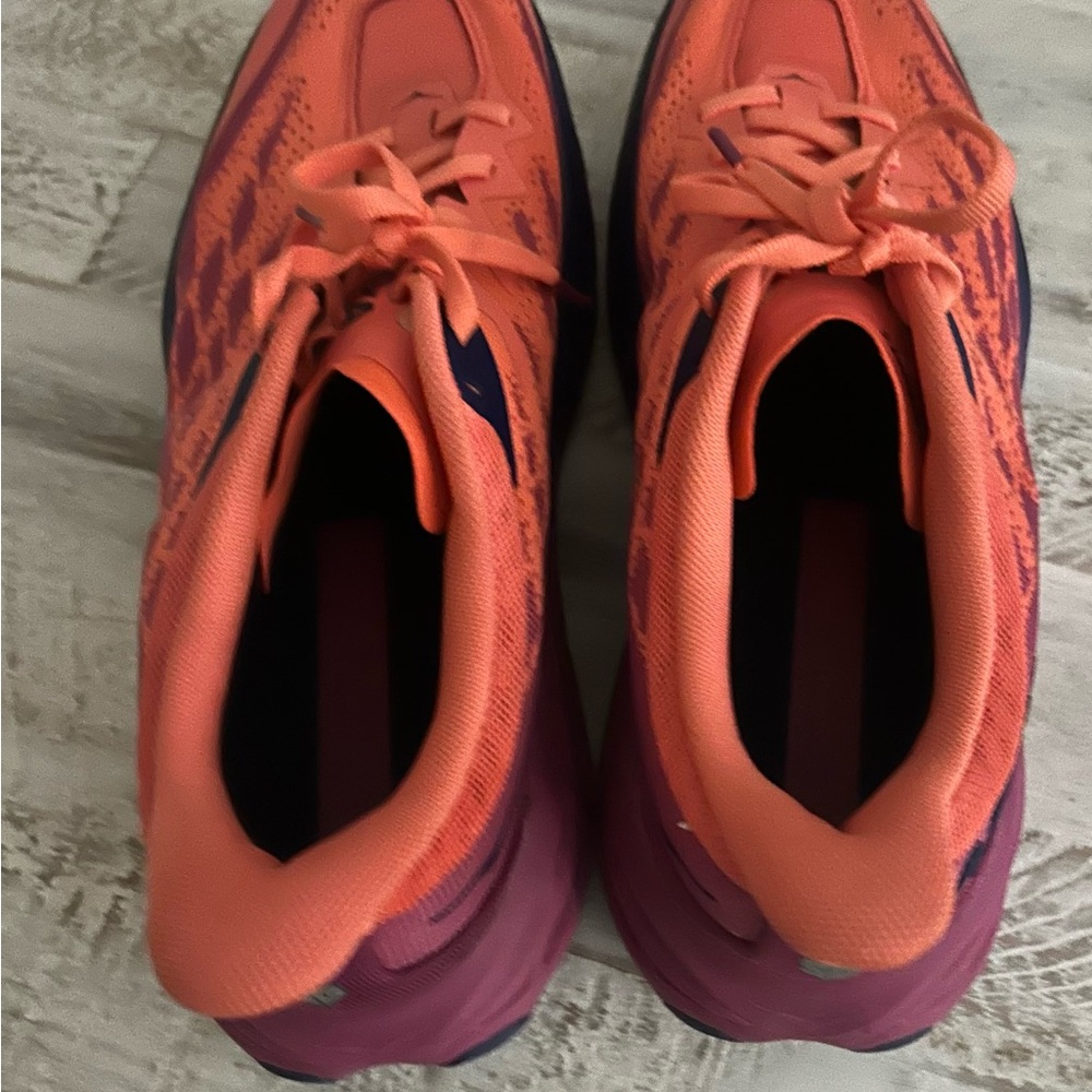 Hoka One Speedgoat 5 Women’s Size 10 B  running shoes NWOT - Picture 4 of 8